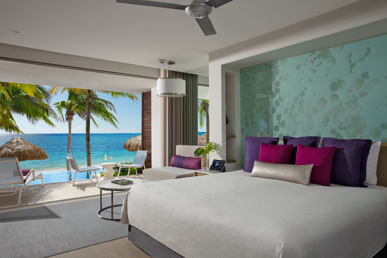 Junior Suite Swim-Up - Breathless Riviera Cancún
