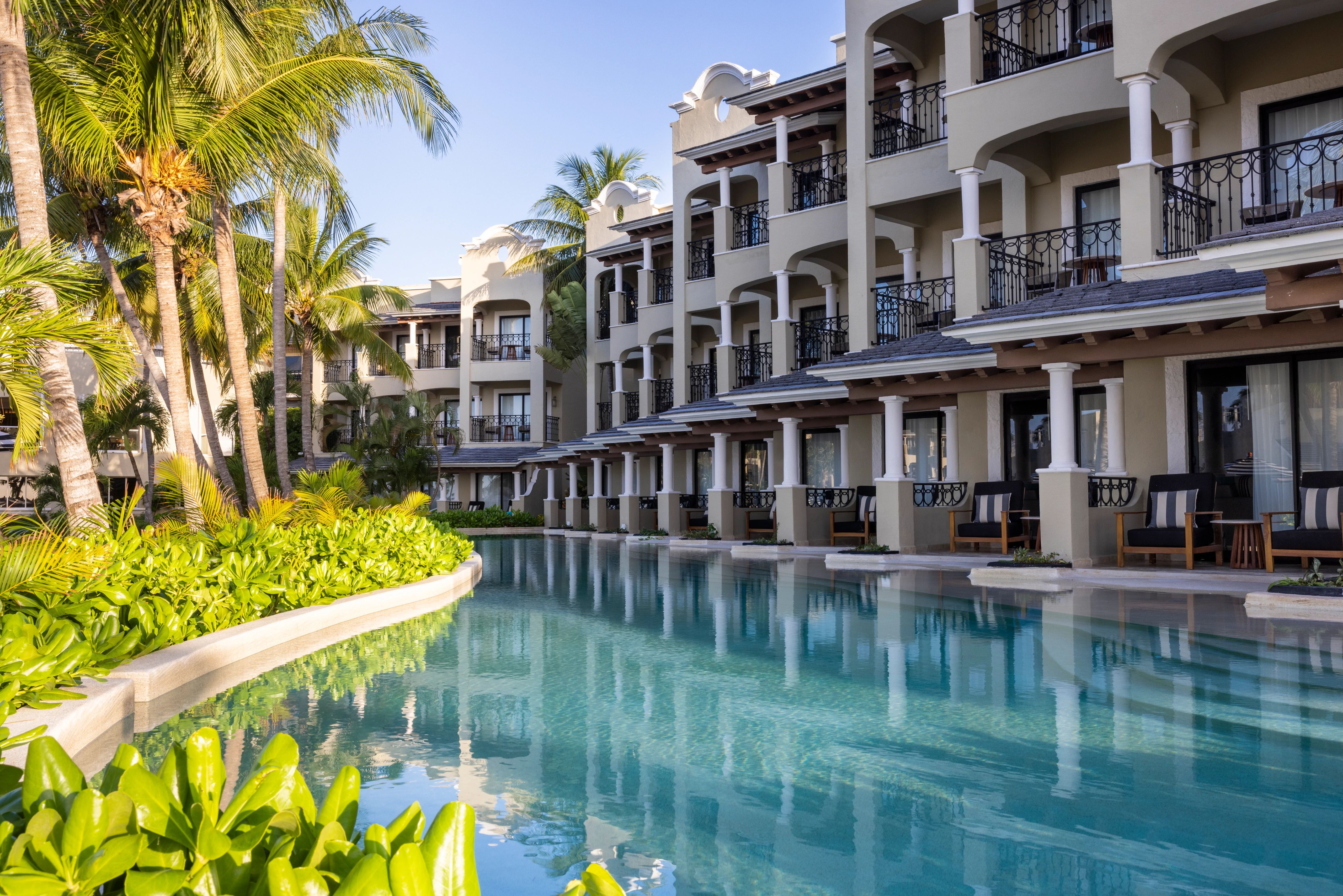 Swimup Suites Hyatt Zilara