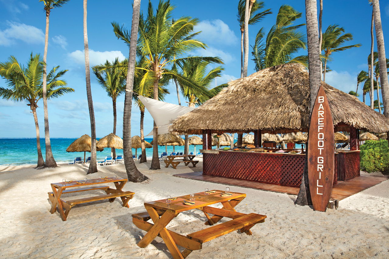 Restaurante Barefoot Grill en la playa de Dreams Palm Beach Punta Cana