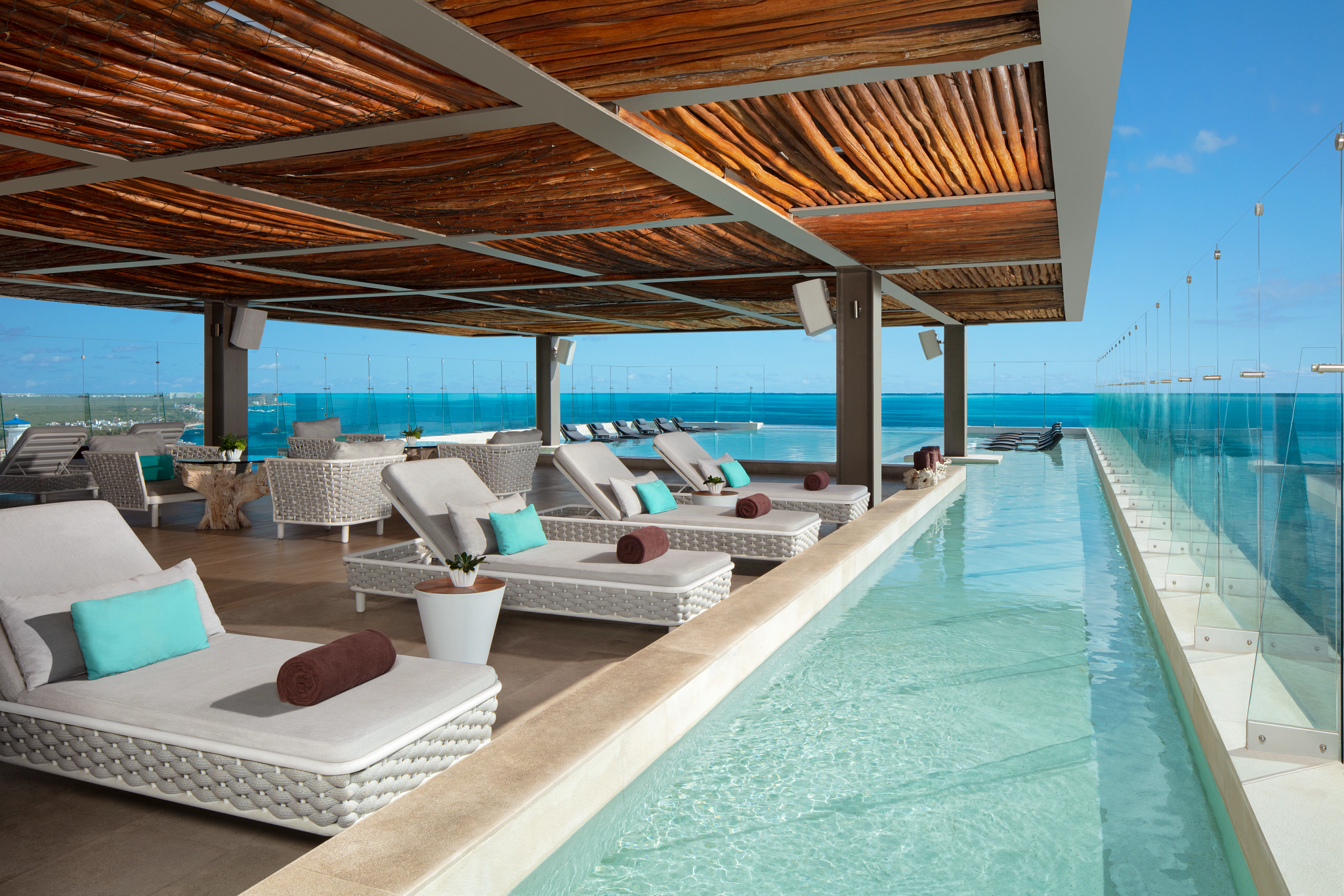 Rooftop Pool Lounge