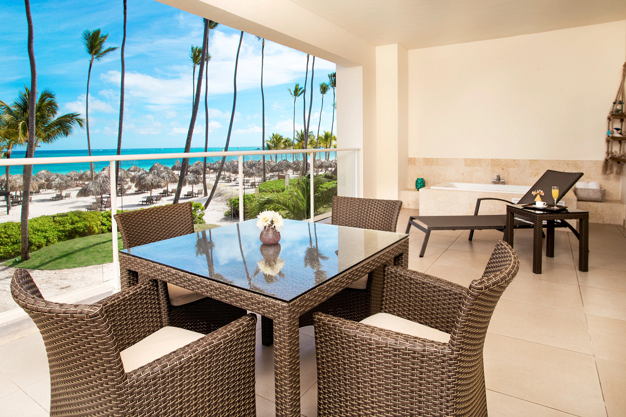 Terraza privada con vista al mar y jacuzzi