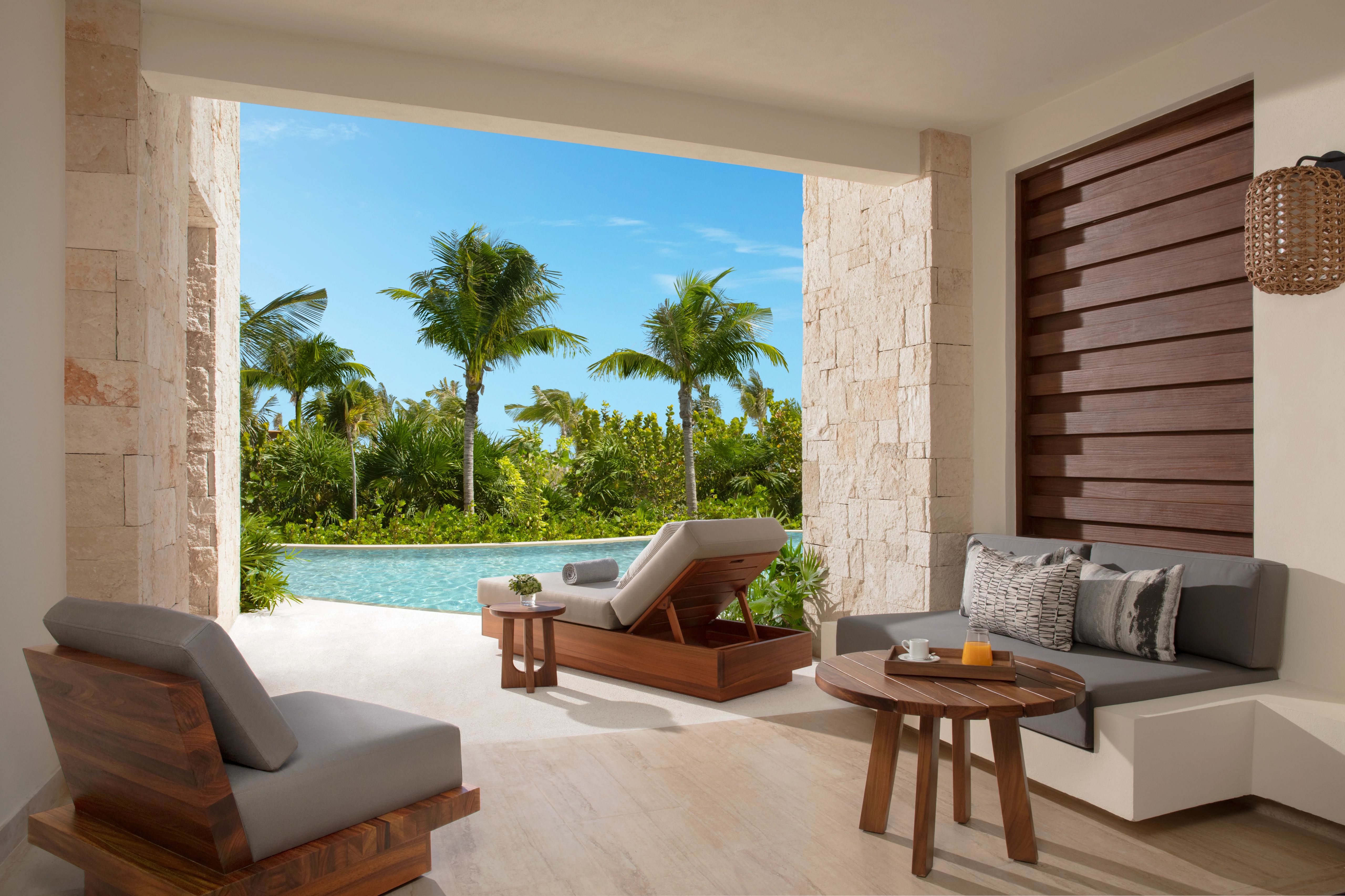 Preferred Club Junior Suite Swim-Out