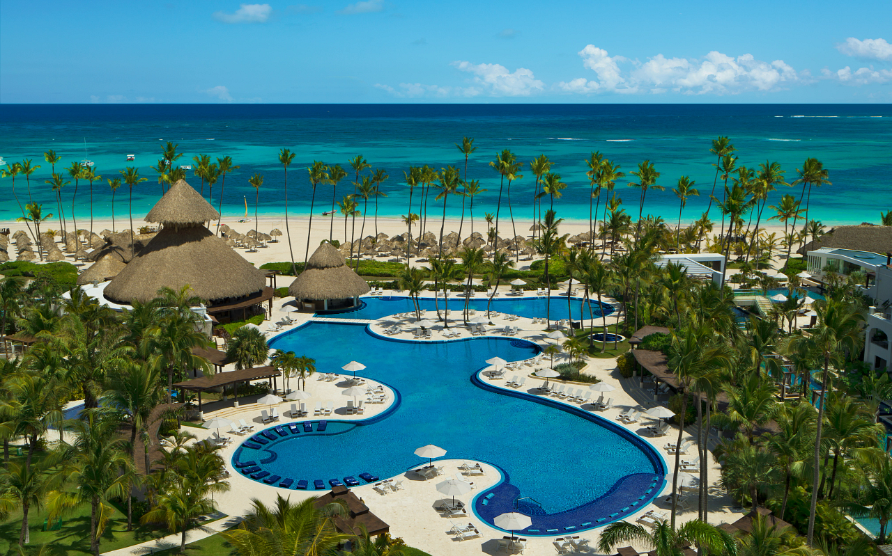 Alberca Principal Secrets Royal Beach